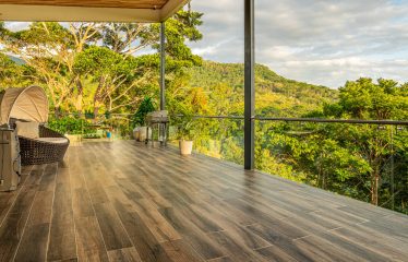 LUXURY PROPERTY WITH THREE BEDROOMS – 0.5 ACRES