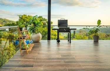 LUXURY PROPERTY WITH THREE BEDROOMS – 0.5 ACRES