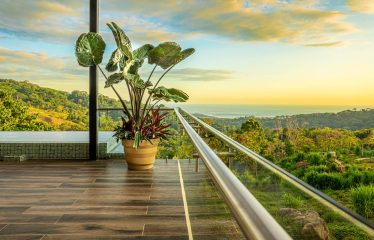 LUXURY PROPERTY WITH THREE BEDROOMS – 0.5 ACRES