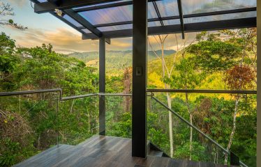 LUXURY PROPERTY WITH THREE BEDROOMS – 0.5 ACRES