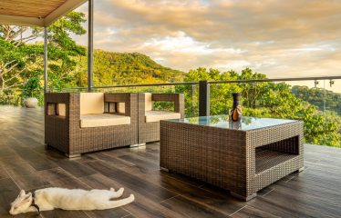 LUXURY PROPERTY WITH THREE BEDROOMS – 0.5 ACRES