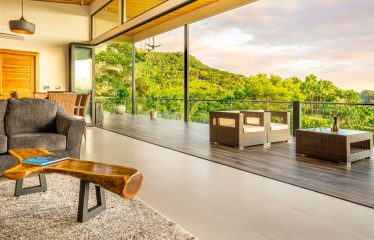 LUXURY PROPERTY WITH THREE BEDROOMS – 0.5 ACRES