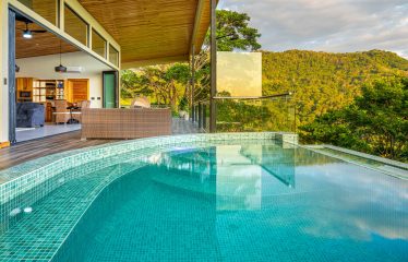 LUXURY PROPERTY WITH THREE BEDROOMS – 0.5 ACRES