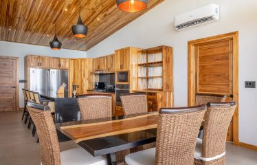 LUXURY PROPERTY WITH THREE BEDROOMS – 0.5 ACRES