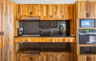 LUXURY PROPERTY WITH THREE BEDROOMS – 0.5 ACRES