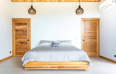 LUXURY PROPERTY WITH THREE BEDROOMS – 0.5 ACRES