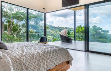 LUXURY PROPERTY WITH THREE BEDROOMS – 0.5 ACRES