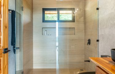 LUXURY PROPERTY WITH THREE BEDROOMS – 0.5 ACRES