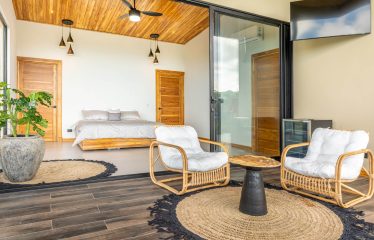 LUXURY PROPERTY WITH THREE BEDROOMS – 0.5 ACRES