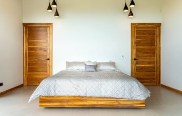 LUXURY PROPERTY WITH THREE BEDROOMS – 0.5 ACRES