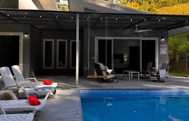 PROPERTY WITH 4 BEDROOM HOME AND POOL, IN UVITA CENTER – 1.25 ACRES