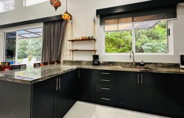 PROPERTY WITH 4 BEDROOM HOME AND POOL, IN UVITA CENTER – 1.25 ACRES