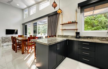 PROPERTY WITH 4 BEDROOM HOME AND POOL, IN UVITA CENTER – 1.25 ACRES