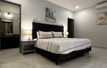 PROPERTY WITH 4 BEDROOM HOME AND POOL, IN UVITA CENTER – 1.25 ACRES