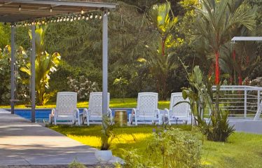 PROPERTY WITH 4 BEDROOM HOME AND POOL, IN UVITA CENTER – 1.25 ACRES