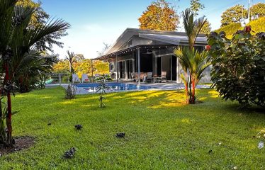PROPERTY WITH 4 BEDROOM HOME AND POOL, IN UVITA CENTER – 1.25 ACRES