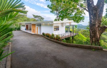 LUXURY PROPERTY IN THE MOUNTAIN CASA ROYAL, UVITA – 2.47 ACRES