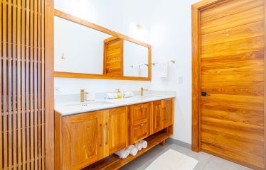 LUXURY PROPERTY IN THE MOUNTAIN CASA ROYAL, UVITA – 2.47 ACRES