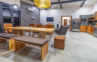 PROPERTY WITH 4 BEDROOM HOME, IN OJOCHAL – 12 ACRES