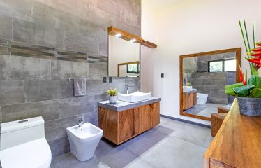 PROPERTY WITH 4 BEDROOM HOME, IN OJOCHAL – 12 ACRES