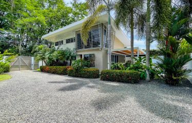 PROPERTY WITH THREE VILLAS, IN BAHIA BALLENA – 0.24 ACRES