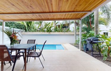 PROPERTY WITH THREE VILLAS, IN BAHIA BALLENA – 0.24 ACRES