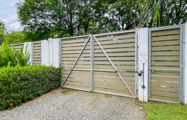 PROPERTY WITH THREE VILLAS, IN BAHIA BALLENA – 0.24 ACRES