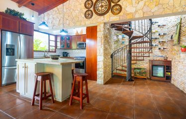 JUNGLE PROPERTY WITH FIVE BEDROOM HOME, IN OJOCHAL – 1.8 ACRES