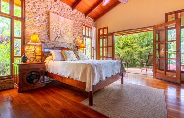 JUNGLE PROPERTY WITH FIVE BEDROOM HOME, IN OJOCHAL – 1.8 ACRES