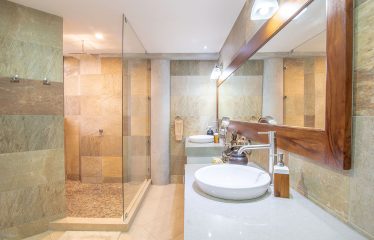 PROPERTY WITH TEN BEDROOMS HOME IN, MANUEL ANTONIO – 0.2 ACRES