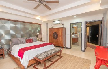 PROPERTY WITH TEN BEDROOMS HOME IN, MANUEL ANTONIO – 0.2 ACRES