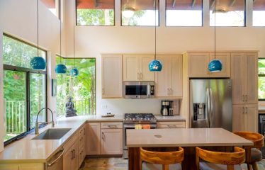 PROPERTY WITH 2 BEDROOM HOUSE AND A GUEST HOUSE, IN PLATANILLO – 3.35 ACRES