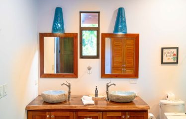 PROPERTY WITH 2 BEDROOM HOUSE AND A GUEST HOUSE, IN PLATANILLO – 3.35 ACRES