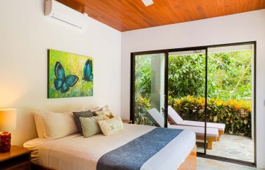 PROPERTY WITH 2 BEDROOM HOUSE AND A GUEST HOUSE, IN PLATANILLO – 3.35 ACRES