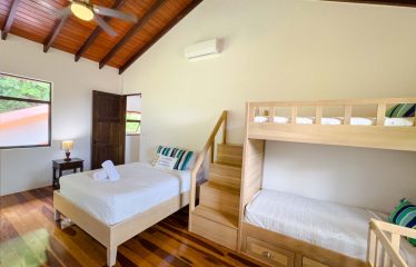 PROPERTY WITH 2 BEDROOM HOUSE AND A GUEST HOUSE, IN PLATANILLO – 3.35 ACRES