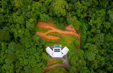 LUXURY PROPERTY WITH THREE BEDROOMS HOME AND MOUNTAIN VIEW, IN OJOCHAL 4.7 ACRES