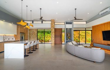 LUXURY PROPERTY WITH THREE BEDROOMS HOME AND MOUNTAIN VIEW, IN OJOCHAL 4.7 ACRES