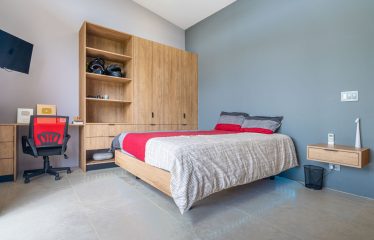 LUXURY PROPERTY WITH THREE BEDROOMS HOME AND MOUNTAIN VIEW, IN OJOCHAL 4.7 ACRES