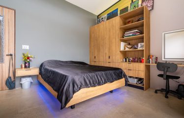 LUXURY PROPERTY WITH THREE BEDROOMS HOME AND MOUNTAIN VIEW, IN OJOCHAL 4.7 ACRES