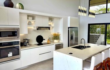 PROPERTY WITH FOUR BEDROOMS AND OCEAN VIEWS, IN CHONTALES – 1.84 ACRES