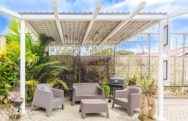 HOTEL PROPERTY WITH TWENTY TWO BEDROOM, NEAR TO THE TOWN , IN UVITA – 0.35 ACRES