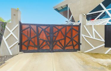 HOTEL PROPERTY WITH TWENTY TWO BEDROOM, NEAR TO THE TOWN , IN UVITA – 0.35 ACRES