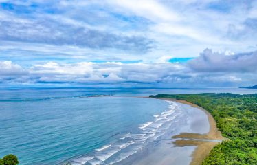 HOTEL PROPERTY WITH TWENTY TWO BEDROOM, NEAR TO THE TOWN , IN UVITA – 0.35 ACRES