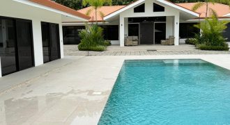 LANDSCAPE PROPERTY WITH POOL AND GUEST HOUSE CASA BLANCA, IN MATAPALO – 1.23 ACRES