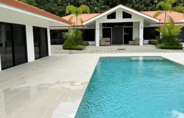 LANDSCAPE PROPERTY WITH POOL AND GUEST HOUSE CASA BLANCA, IN MATAPALO – 1.23 ACRES