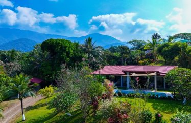 BEAUTIFUL HOME WITH POOL AND ROOM TO EXPAND IN OJOCHAL