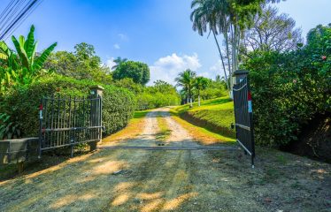 BEAUTIFUL HOME WITH POOL AND ROOM TO EXPAND IN OJOCHAL