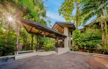 LUXURY PROPERTY WITH PANORAMIC OCEAN VIEWS, IN MANUEL ANTONIO – 1.53 ACRES