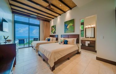 LUXURY PROPERTY WITH PANORAMIC OCEAN VIEWS, IN MANUEL ANTONIO – 1.53 ACRES