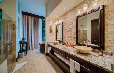 LUXURY PROPERTY WITH PANORAMIC OCEAN VIEWS, IN MANUEL ANTONIO – 1.53 ACRES